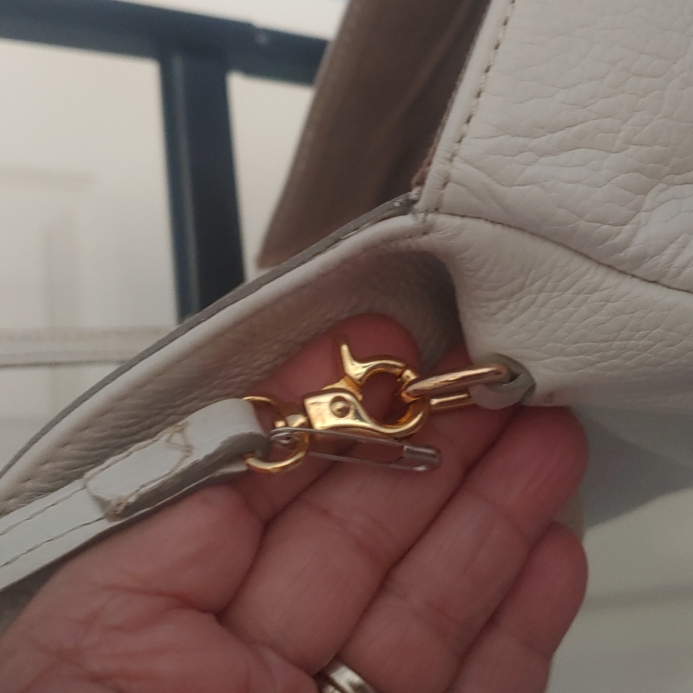 IACUCCI ITALIAN LEATHER PURSE. NWOT. - Picture 8 of 10
